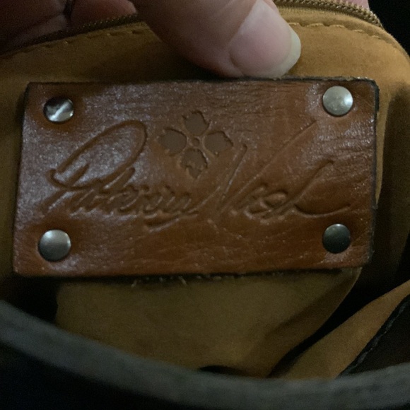 Patricia Nash black leather cross over bag with adjustable shoulder strap. - Picture 4 of 7